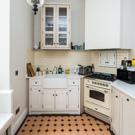 4 Bedroom House Up To 10 People At Heart Of Kensington And Chelsea Лондон Екстер'єр фото