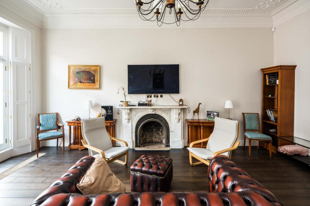 4 Bedroom House Up To 10 People At Heart Of Kensington And Chelsea Лондон Екстер'єр фото