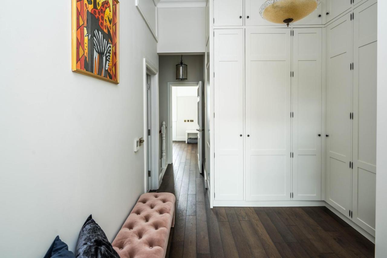 4 Bedroom House Up To 10 People At Heart Of Kensington And Chelsea Лондон Екстер'єр фото