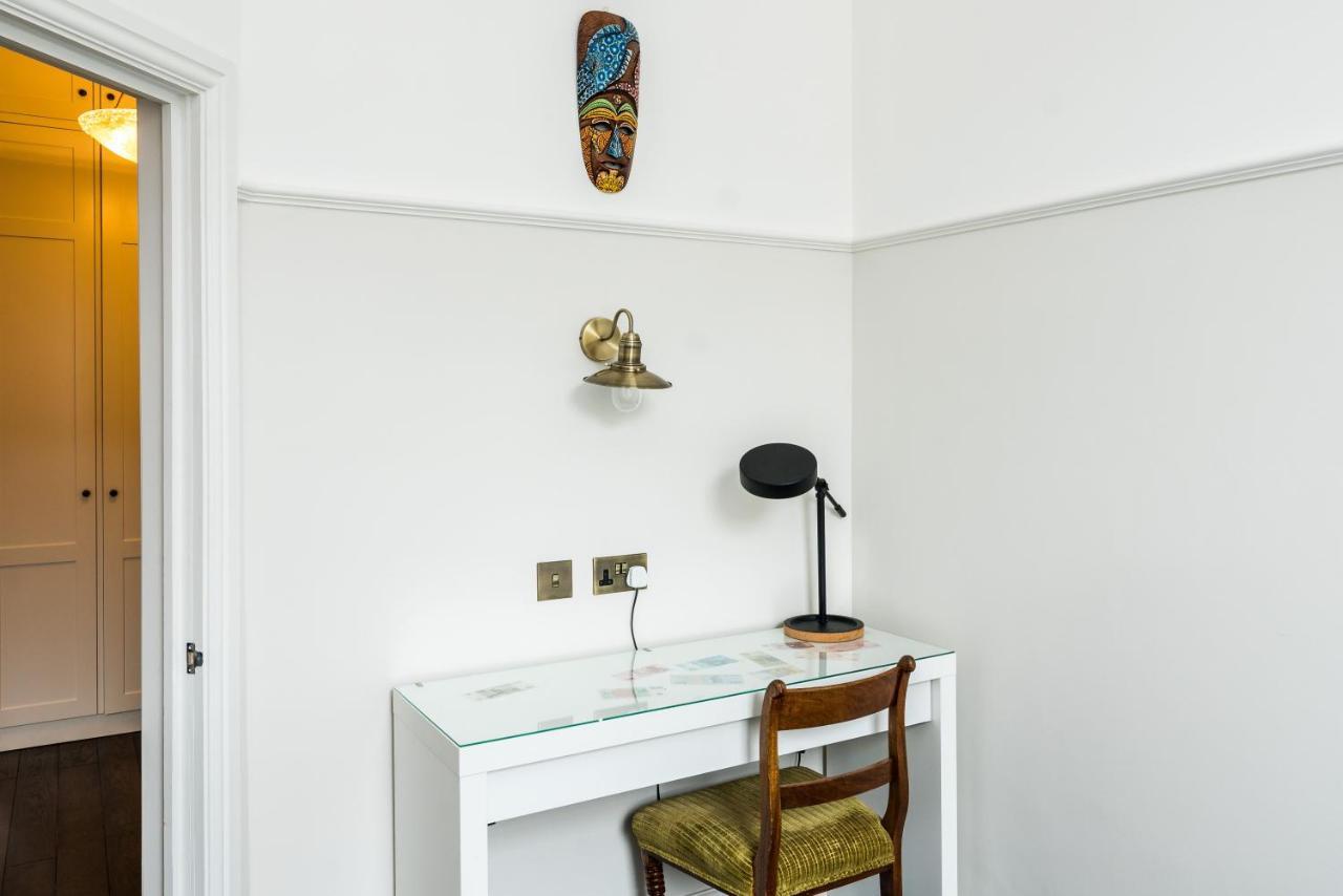 4 Bedroom House Up To 10 People At Heart Of Kensington And Chelsea Лондон Екстер'єр фото