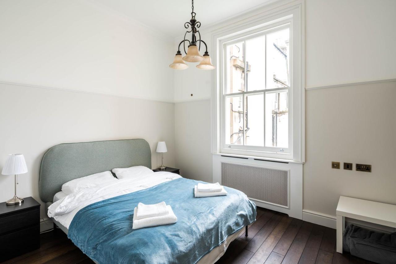 4 Bedroom House Up To 10 People At Heart Of Kensington And Chelsea Лондон Екстер'єр фото